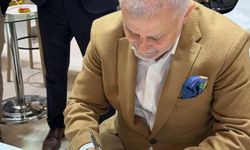 Osman Öztürk TÜYAP’ta Okurlarıyla Buluştu