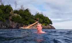 Vali Serdengeçti Adanın Etrafını Ocak Ayında Yüzerek Turladı