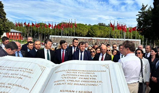 Başkan Fuat Köse Çanakkele’de Şehitler Abidise’ni Ziyaret Etti