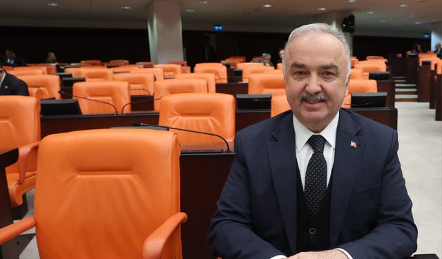 Milletvekili Temür’den Futbol Sahası, Yarı Olimpik Yüzme Havuzu Müjdesi