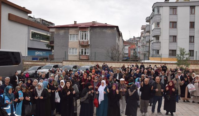 Giresunlu Umreciler Dualarla Uğurlandı