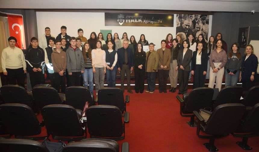 Giresun Belediyesi’nden Genç Ve Ergenlik Çalıştayı