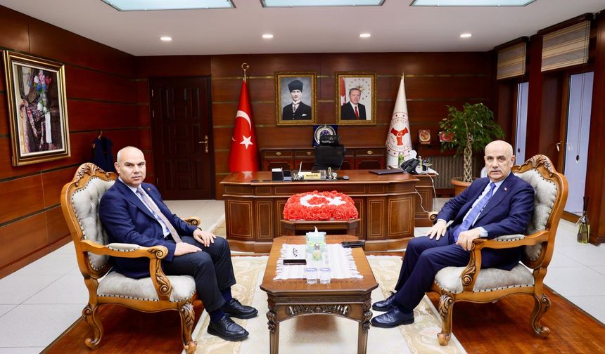 Eski Bakan Kirişçi, Vali Mustafa Koç’a Ziyarette Bulundu