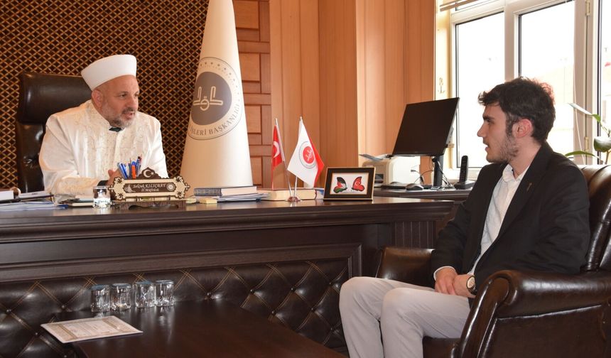 Moldovalı Genç İslam'ı Seçti