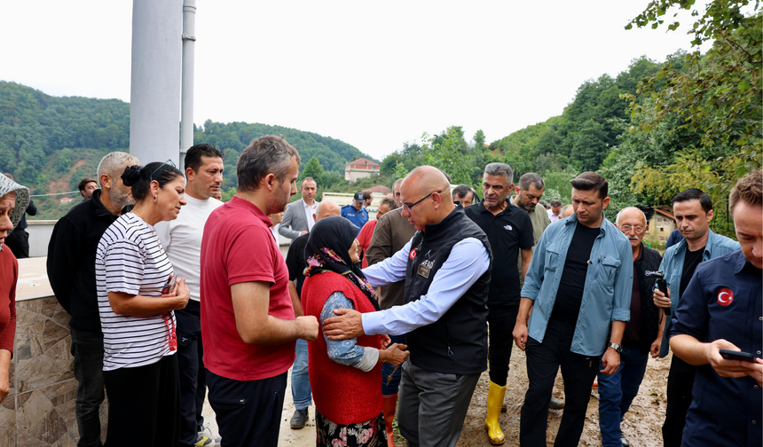 Vali Mustafa Koç, Sel Bölgesi Yağlıdere’de İncelemelerde Bulundu