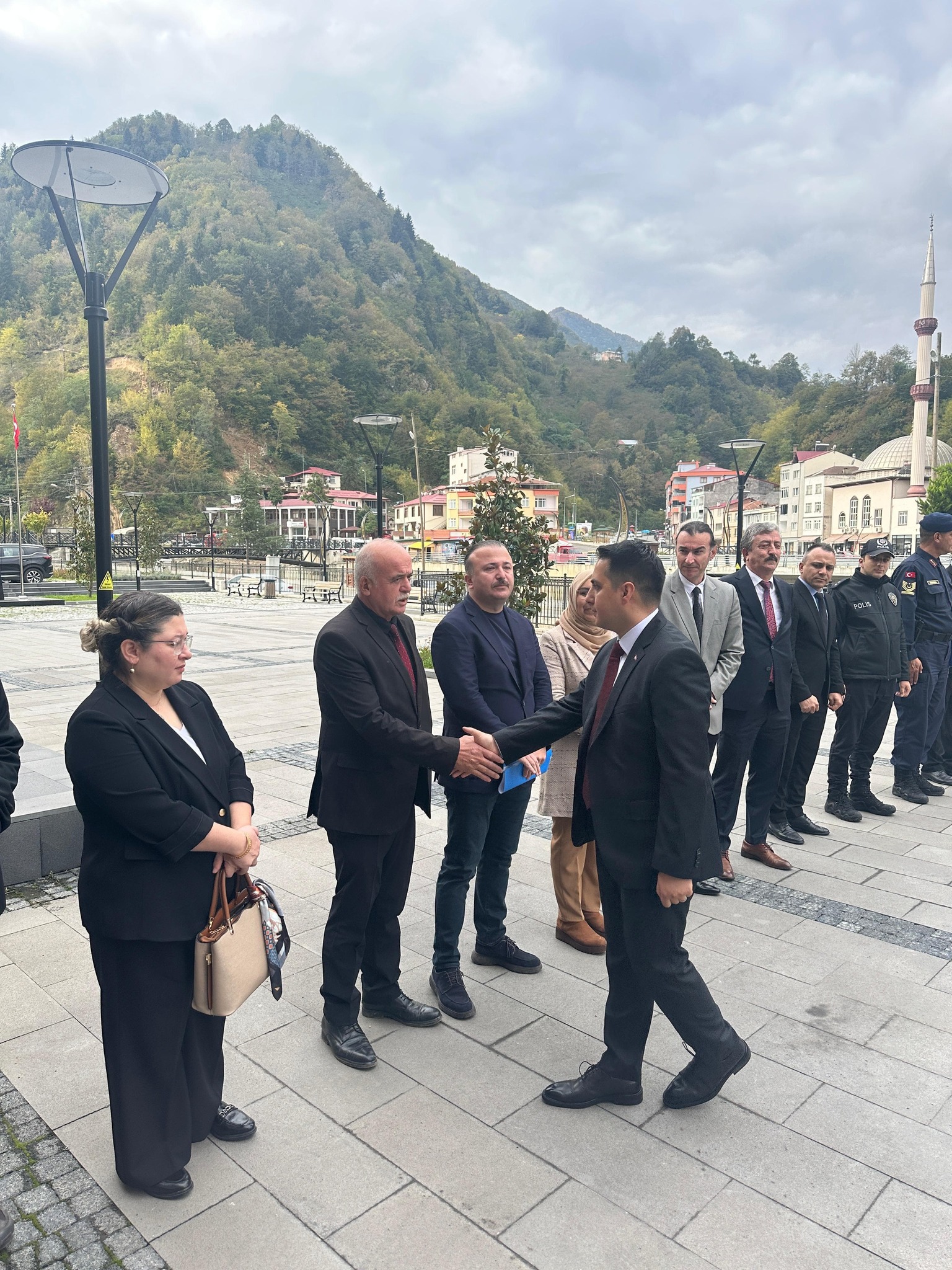 570954343 1438178318312658 1583409318897859086 N