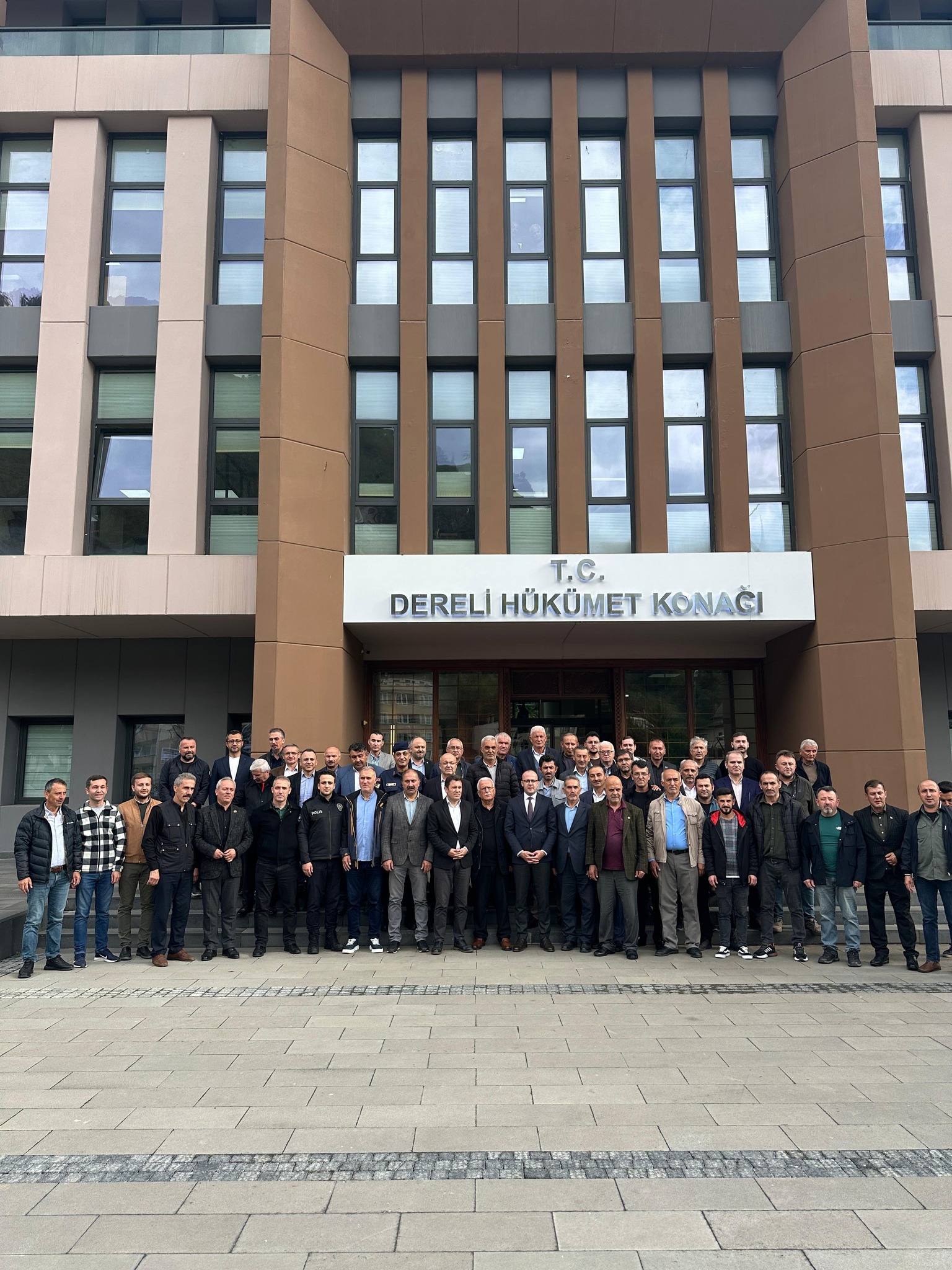 571143253 1437257138404776 2689320542291478565 N