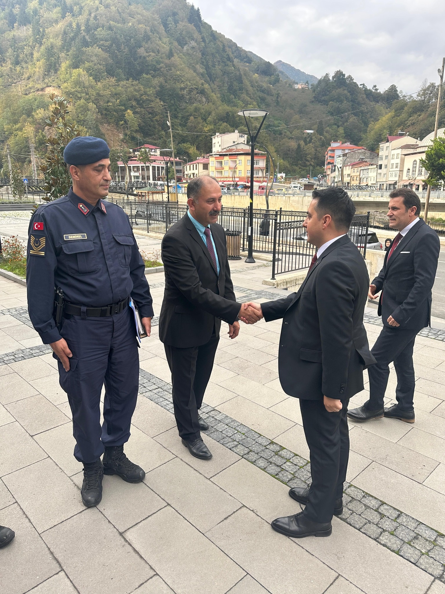 571276248 1438178371645986 930550023308738438 N