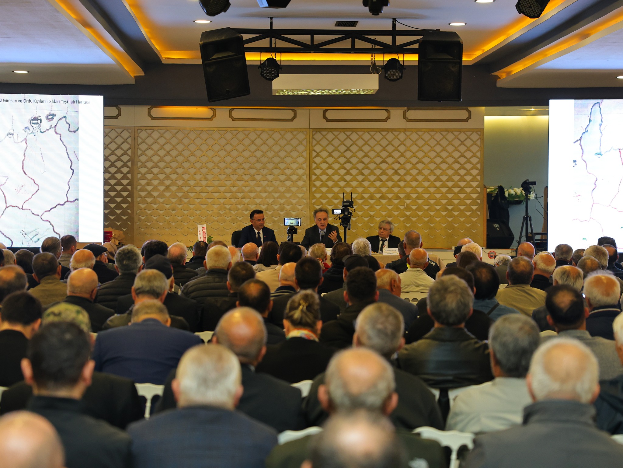 571584062 10163775096713901 8903994773898985369 N