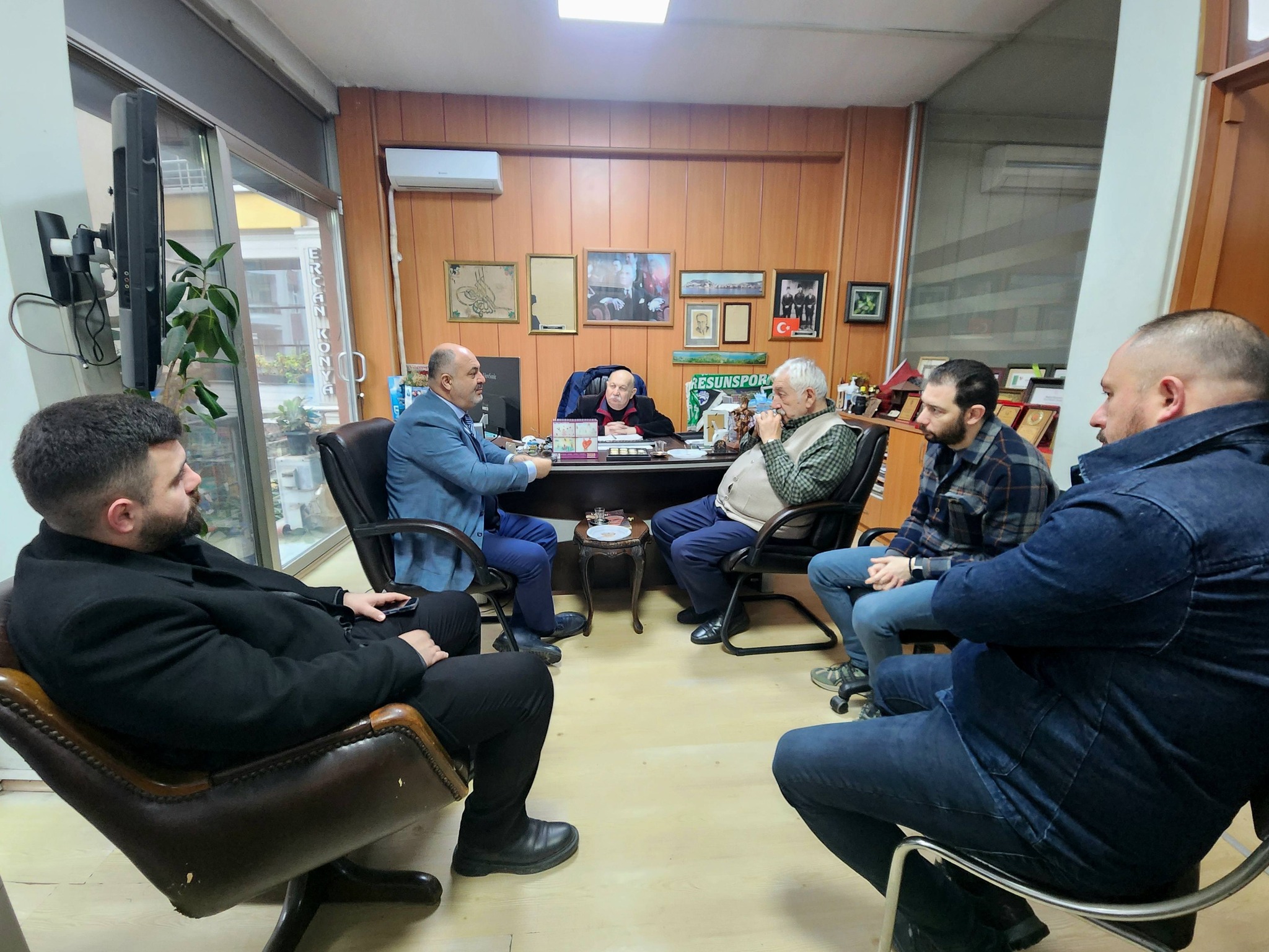 615425767 4118608735023616 3328773239439157290 N