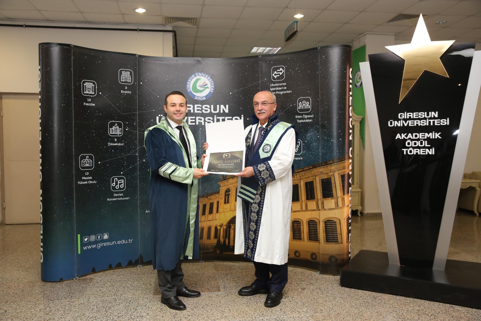 Ödül Üniversite 06