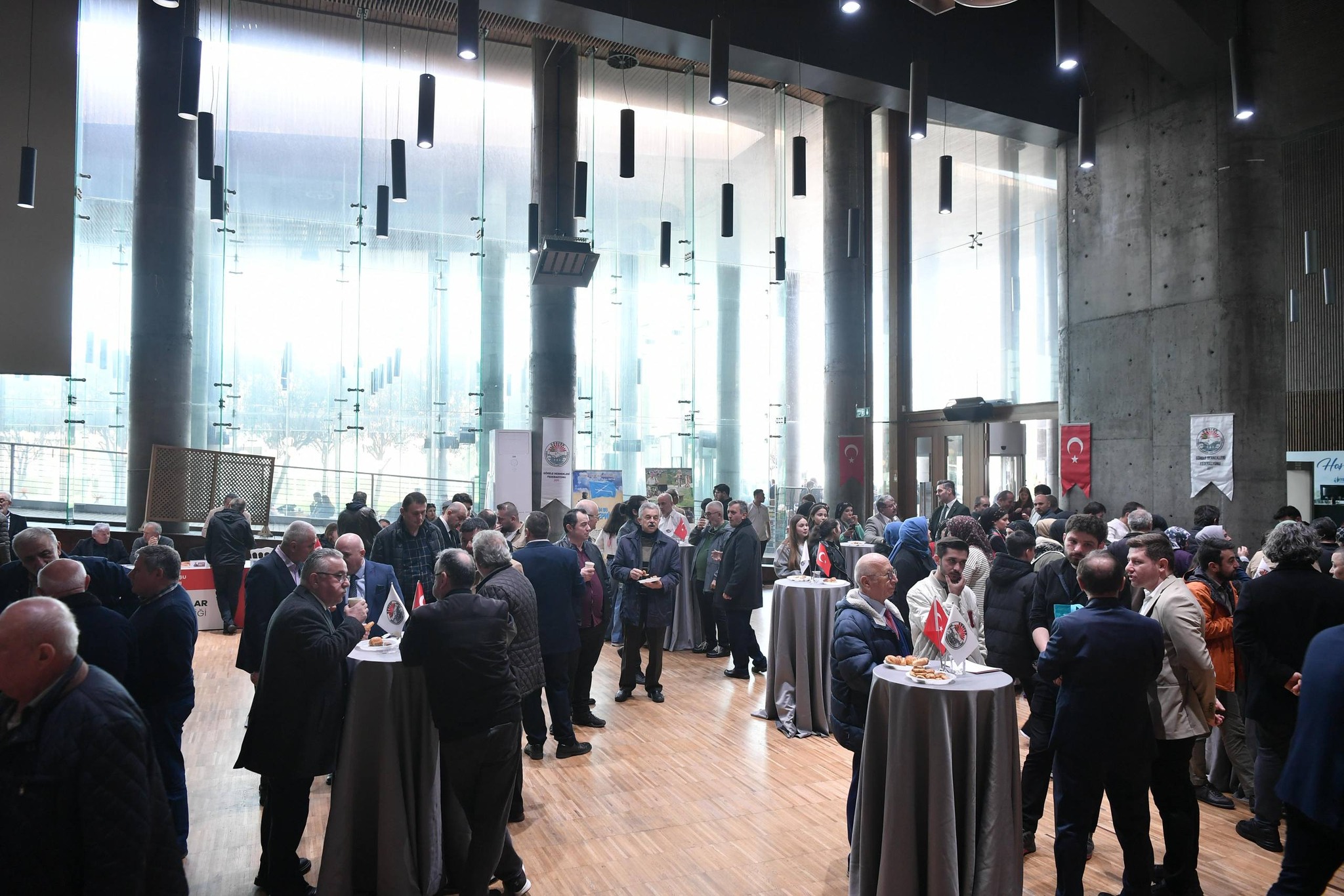 635288836 3454546984693829 4137452801477191744 N